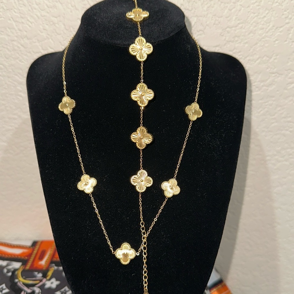 Stainless steel clover flower necklace and bracelet
